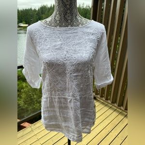 Lungo L’Arno linen top with button detail and embroidery- Size M (made in Italy)
